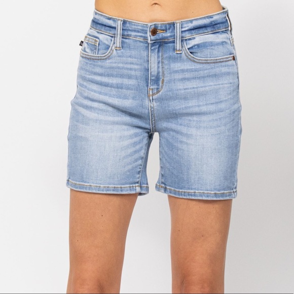 Only 1 left! judy blue high rise mid length shorts size small - Picture 5 of 11